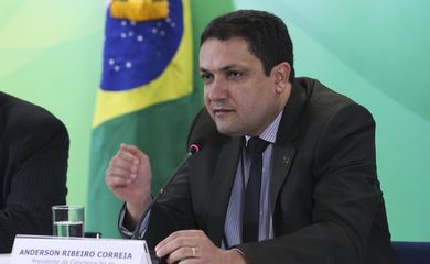 O presidente da Coordenação de Aperfeiçoamento de Pessoal de Nível Superior (CAPES), Anderson Correia, concede entrevista coletiva.