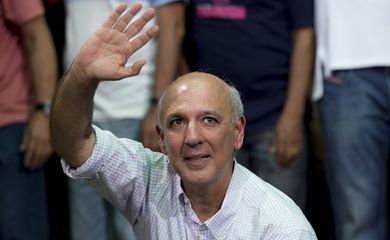 BRASÍLIA, DF, BRASIL,  13-09-2014, 16h30: O candidato ao governo do DF, José Roberto Arruda, desiste da candidatura e Jofran Frejat assume o seu lugar na disputa.  (Foto: Marcelo Camargo/Agência Brasil)