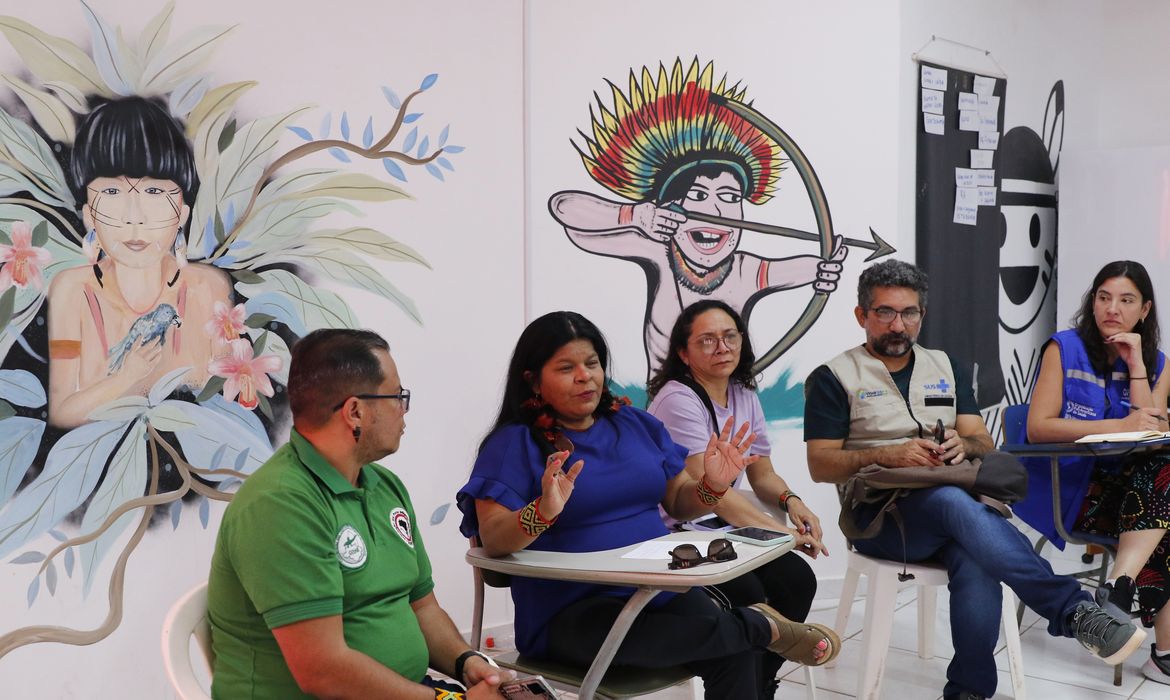 A ministra dos Povos Indígenas, Sônia Guajajara, tem reunião de alinhamento do atendimento aos Yanomami com órgãos do governo, organismos internacionais,ONGs e representantes indígenas na Casa de Saúde do Índio.
