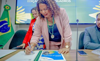 Brasília (DF) -  Ministra da Cultura, Margareth Menezes participa de cerimonia do Instituto Brasileiro de Museus (Ibram), vinculado ao Ministério da Cultura (MinC), para lançar, o Prêmio Pontos de Memória 2023.
Foto: Filipe Araújo/MinC