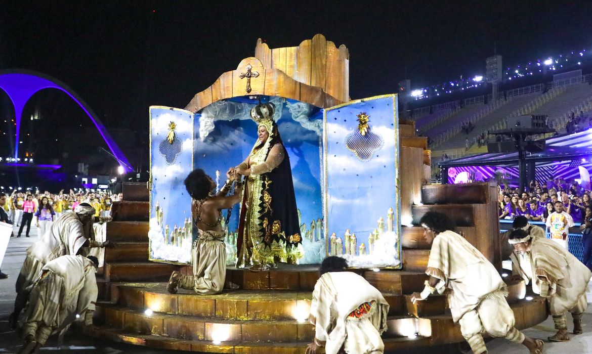 Marcelo Piu/RioTur Grupo Série Ouro no Sambódromo - União da Ilha - Primeiro dia do Carnaval 2022