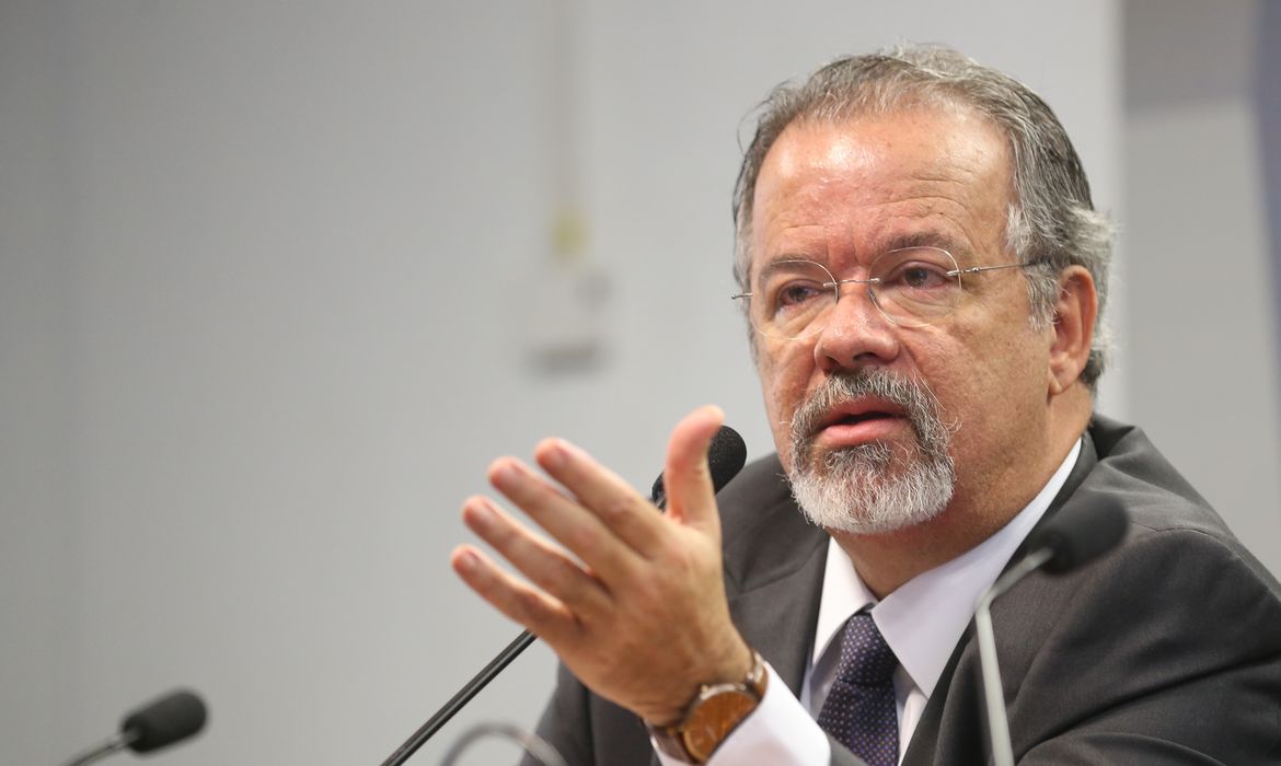 Brasília - Ministro da Defesa, Raul Jungmann, em audiência pública na Comissão de Relações Exteriores e Defesa Nacional do Senado (Antonio Cruz/Agência Brasil)
