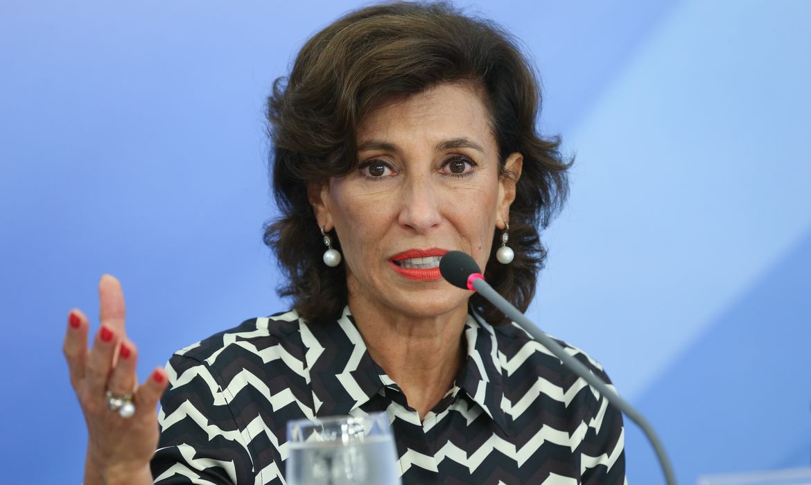 Brasília - A presidente do BNDES, Maria Silvia Bastos Marques fala à imprensa (Elza Fiuza/Agência Brasil)