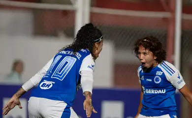 Brasília (DF) 21/03/2025 - Cruzeiro bate o Grêmio em jogaço de sete gols em Nova Lima
Duelo com virada, duas expulsões e três pênaltis foi decidido apenas nos acréscimos
Foto: Alessandra Torres/Divulgação
