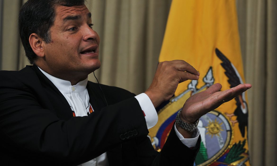 Após o impeachment de Dilma Rousseff, o presidente da Bolívia, Rafael Correa, afirmou hoje em sua conta na rede social Twitter que vai chamar de volta o representante do país no Brasil