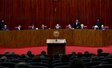 Brasília - O Tribunal Superior Eleitoral (TSE) retoma o julgamento da ação em que o PSDB pede a cassação da chapa Dilma-Temer, vencedora das eleições presidenciais de 2014 (Fabio Rodrigues Pozzebom/Agência Brasil)
