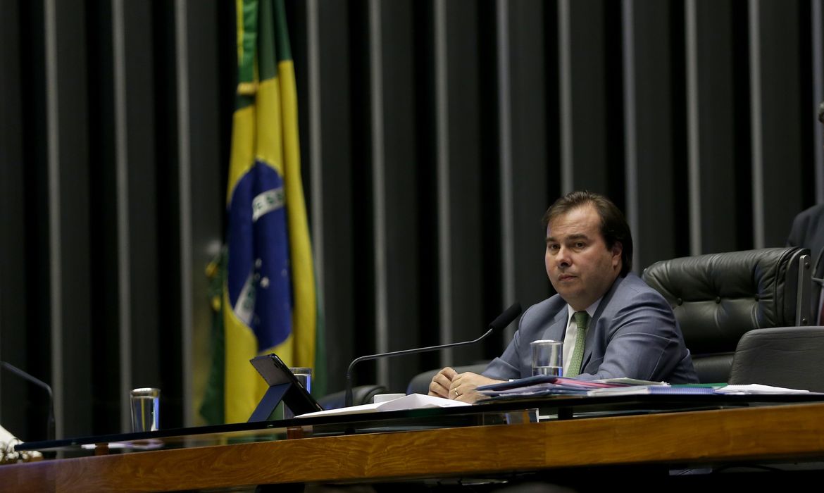 Brasília - Presidente da Câmara, Rodrigo Maia, durante sessão plenária para discutir a Medida Provisória (MP) 795/17, de incentivo à indústria petrolífera (Wilson Dias/Agência Brasil)