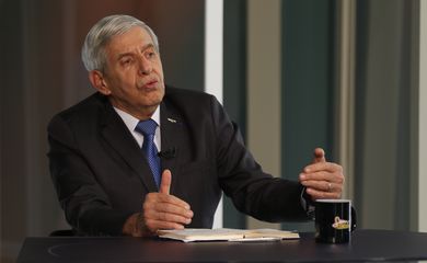 O ministro do Gabinete de Segurança Institucional, general Augusto Heleno, participa do programa Sem Censura,  na TV Brasil