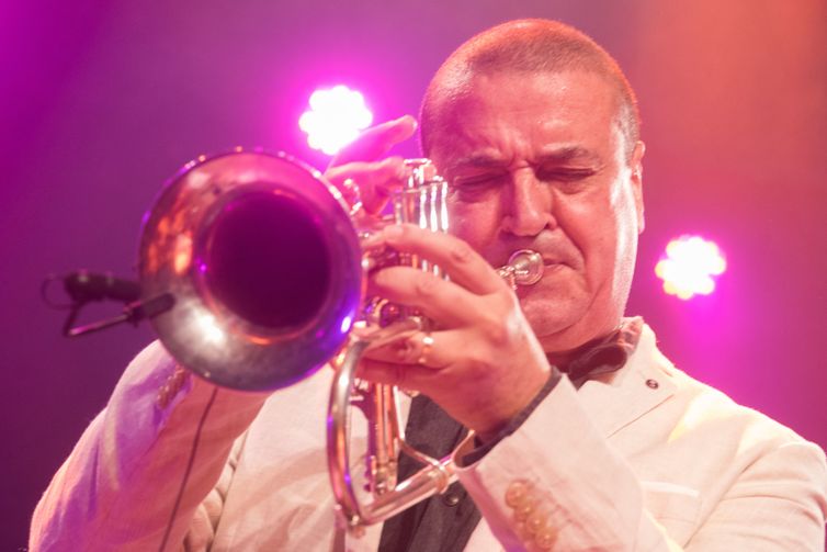 O trompetista Silvério Pontes é a atração do Cena Musical