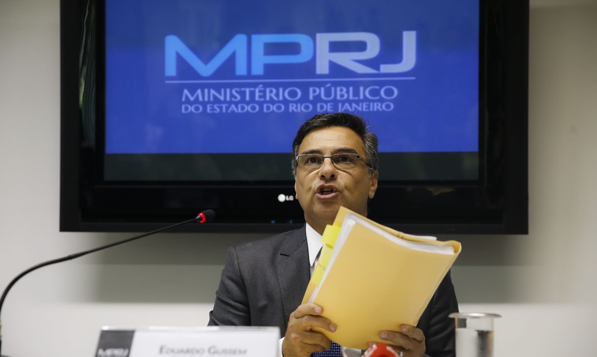 O procurador-geral de Justiça, Eduardo Gussem, fala à imprensa sobre a atuação do MPRJ nas investigações relacionadas ao Caso COAF
