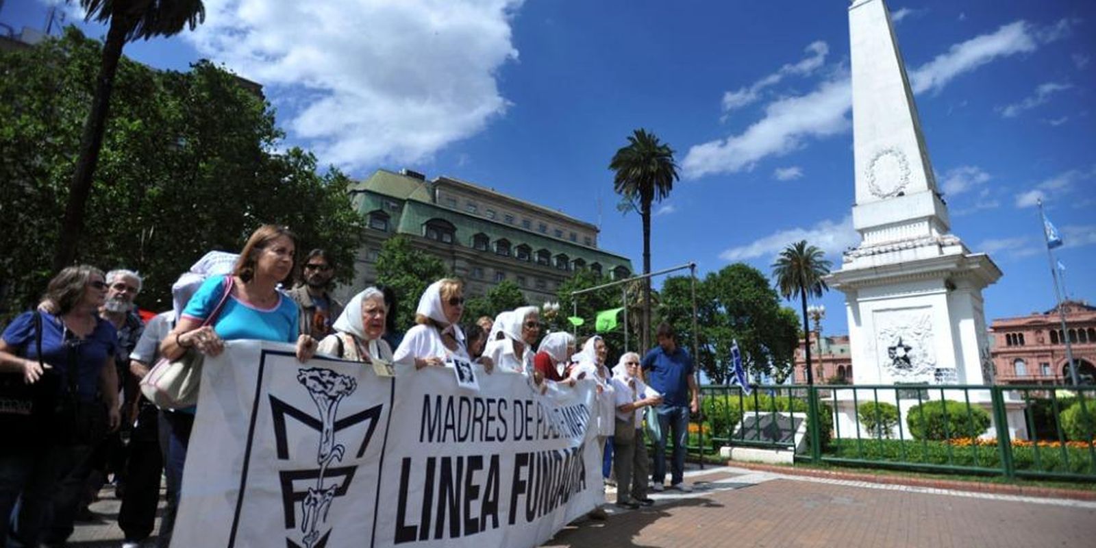 Avós da Praça de Maio encontram 140° neto sequestrado pela ditadura Avós da Praça de Maio encontram 140° neto sequestrado pela ditadura