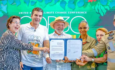 Belém (PA), 14/02/2025 - Presidente da República, Luiz Inácio Lula da Silva acompanhado do governador do Pará Helder Barbalho e da ministra do Meio Ambiente Marina Silva, durante Cerimônia de divulgação dos investimentos do Governo Federal para a COP30 e seu legado, realizado no Mercado São Brás. Foto: Ricardo Stuckert/PR