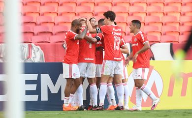 Colorado entra de vez na briga pelo título.