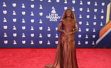 Liniker poses on the red carpet at the 26th Annual Latin Grammy Awards in Las Vegas, Nevada, U.S., November 13, 2025. REUTERS/Ronda Churchill