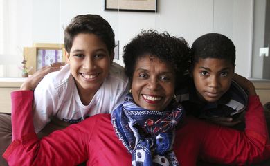 A administradora Marinildes Amorim Queiroz é mãe de Diego Amorim Queiroz, 11 anos, e Bruno Amorim Queiroz, 13 anos.