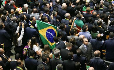 Brasília - Tem início a sessão para votação da autorização ou não da abertura do processo de impeachment da presidenta Dilma Rousseff, no plenário da Câmara dos Deputados (Marcelo Camargo/Agência Brasil)