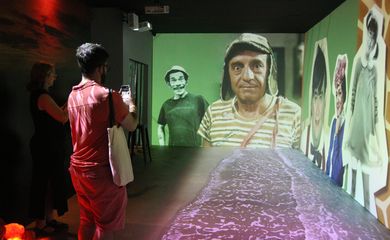 São Paulo (SP), 05/01/2024 - Mostra Chaves: A Exposição, que comemora os 40 anos de estreia do seriado no Brasil, no MIS Experience. Foto: Rovena Rosa/Agência Brasil
