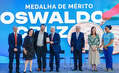 11.09.2024 - Presidente da República, Luiz Inácio Lula da Silva, durante a cerimônia de entrega da Medalha de Mérito Oswaldo Cruz, no Palácio do Planalto. Brasília - DF.

Foto: Ricardo Stuckert / PR