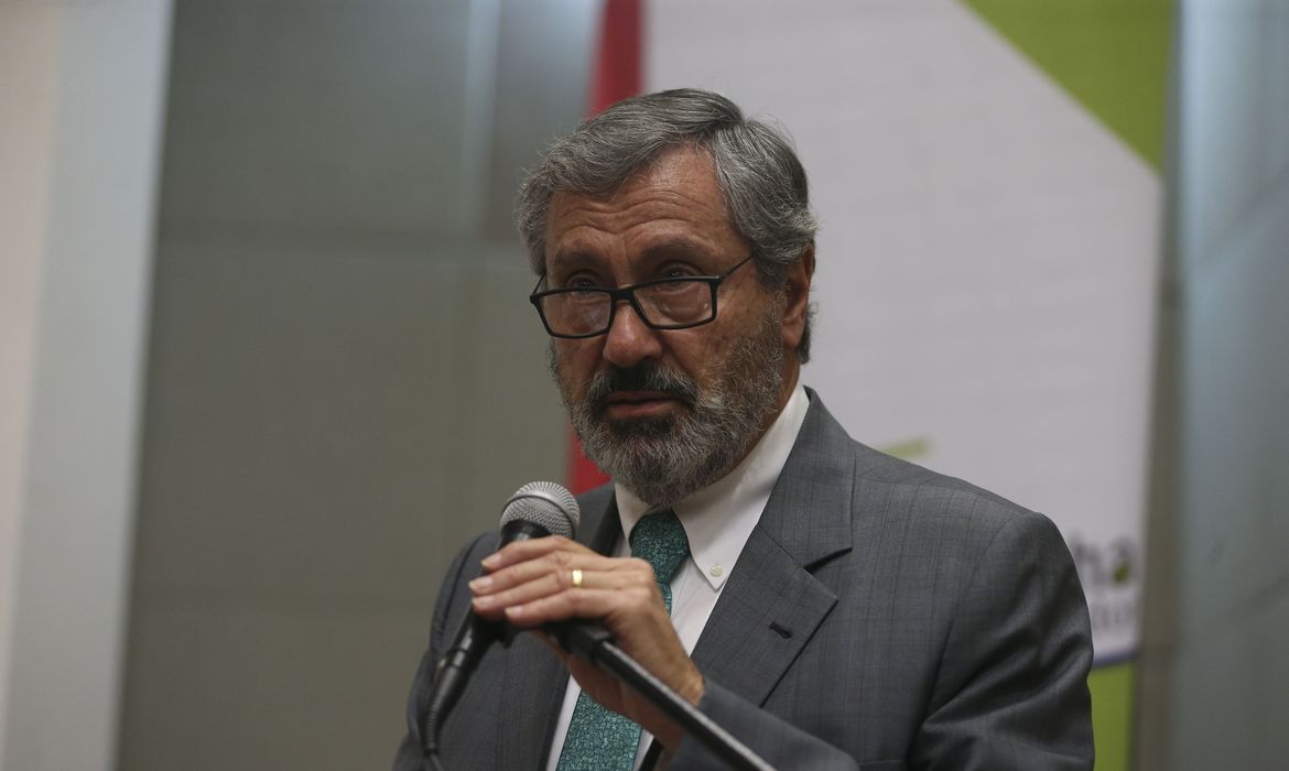 O ministro da Justiça, Torquato Jardim, participa da abertura do I Encontro Brasil e Alemanha de Direito do Consumidor, em Brasília.