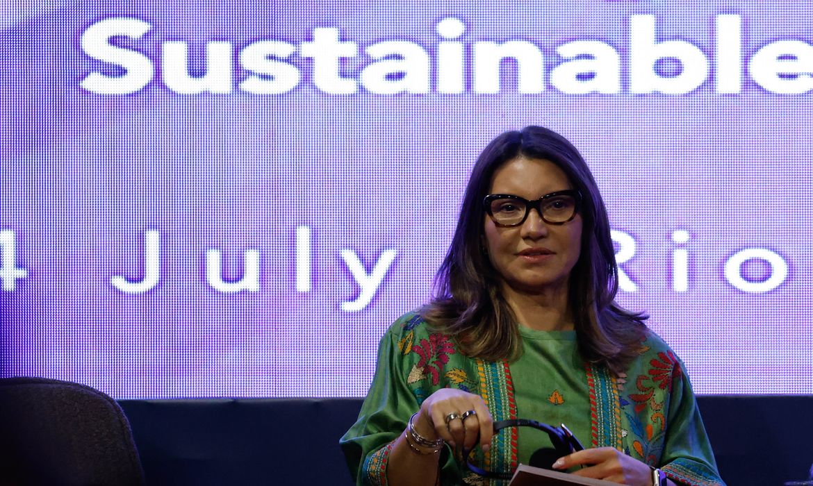 Rio de Janeiro (RJ) 24/07/2024 -  A primeira-dama do Brasil, Janja Lula da Silva, participa do painel Políticas Públicas de Combate à Fome e à Pobreza: Empoderando Mulheres e Meninas para o Desenvolvimento Sustentáve, evento paralelo à Reunião Ministerial de Desenvolvimento do G20. Foto: Fernando Frazão/Agência Brasil