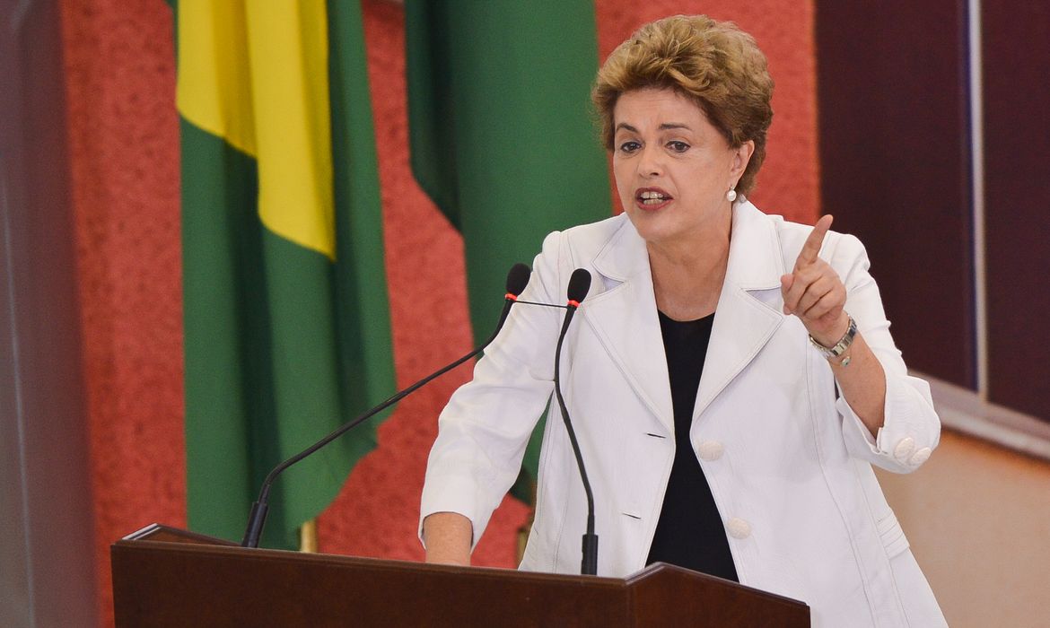 Brasília - Presidenta Dilma Rousseff durante lançamento da terceira fase do Programa Minha Casa, Minha Vida, com a meta de entregar mais 2 milhões de moradias até 2018 (Antonio Cruz/Agência Brasil)