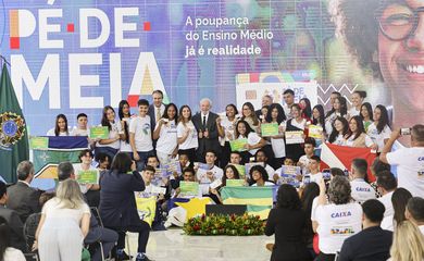 Brasília (DF), 25/03/2024 - O presidente da República, Luiz Inácio Lula da Silva, participa de cerimônia para o anúncio de pagamento do primeiro incentivo financeiro-educacional do Programa Pé-de-Meia. Foto: Marcelo Camargo/Agência Brasil