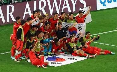 Jogadores da Coreia do Sul comemoram classificação para as oitavas de final da Copa do Mundo do Catar após vitória sobre Portugal