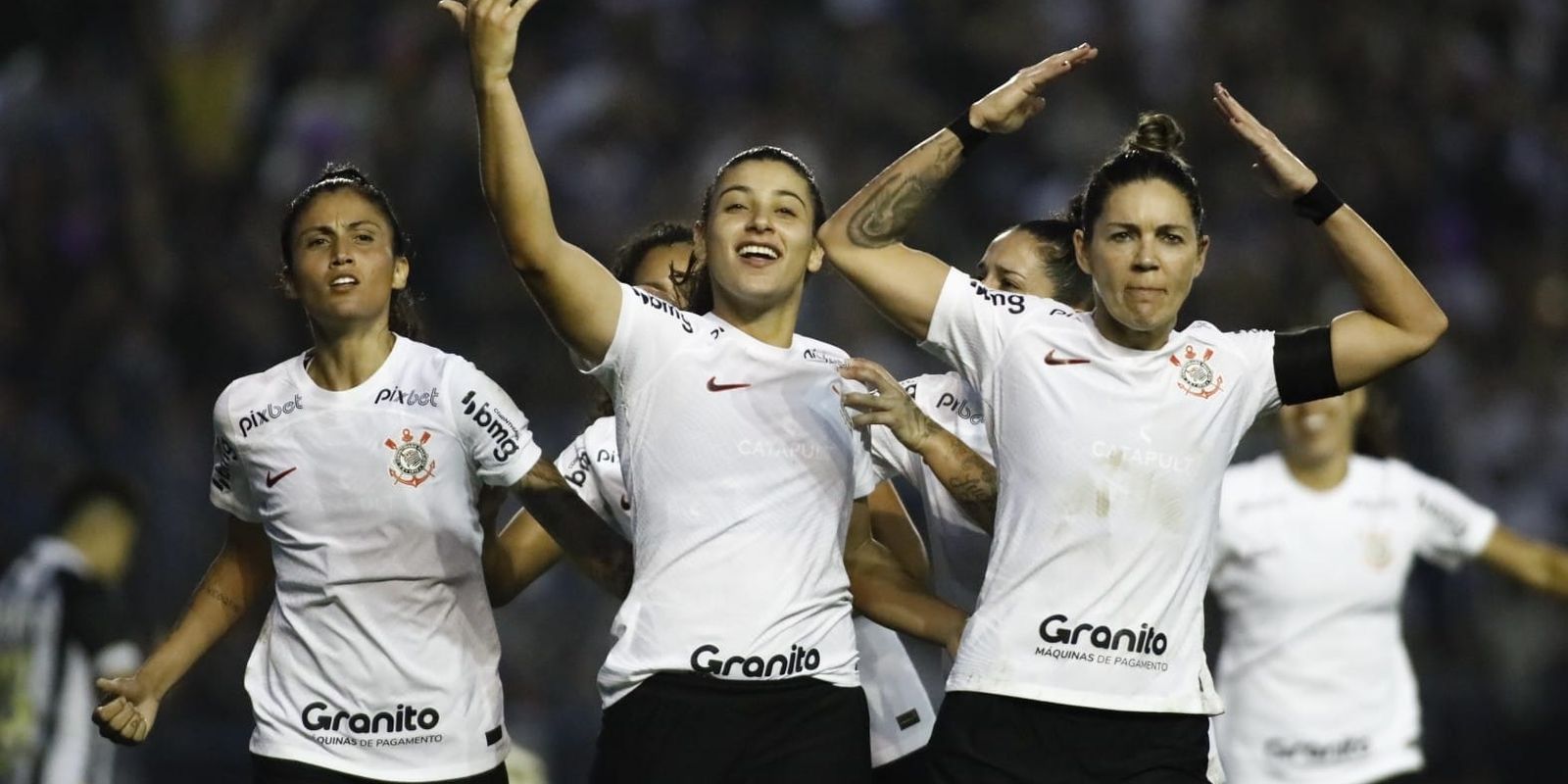 Corinthians e Ferroviária avançam e decidirão Brasileirão Feminino