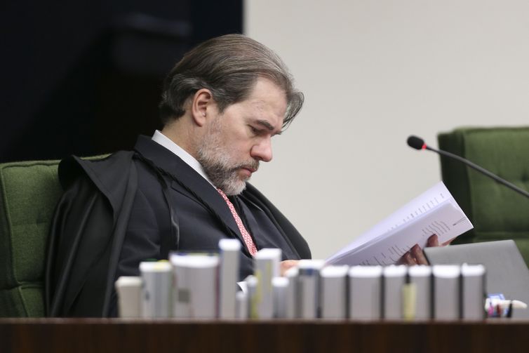 O ministro do STF, Dias Toffoli durante o julgamento dos processos contra José Serra e Aécio Neves.
