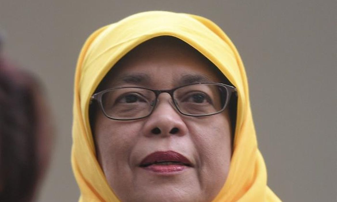 Halimah Yacob será a primeira mulher a presidir Cingapura