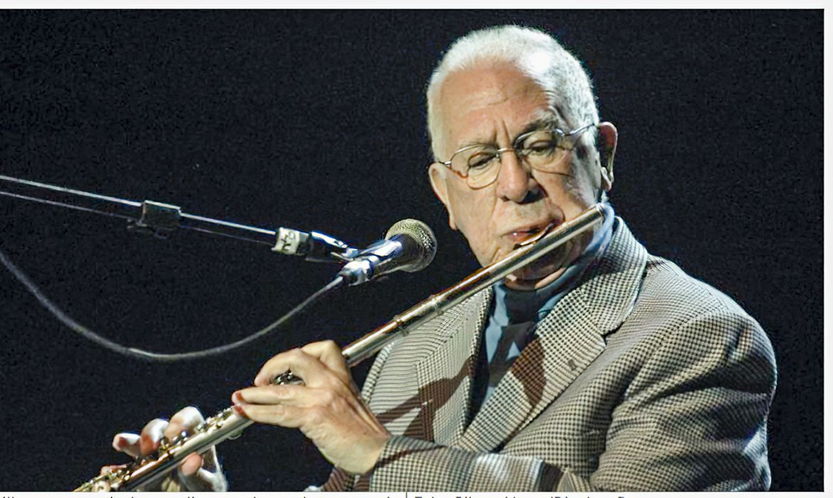 Brasília (DF) 21/12/2024 - O imortal Altamiro Carrilho. Roda de Choro celebra os 100 anos do flautista e compositor.
Foto: Gilson Abreu/Divulgação