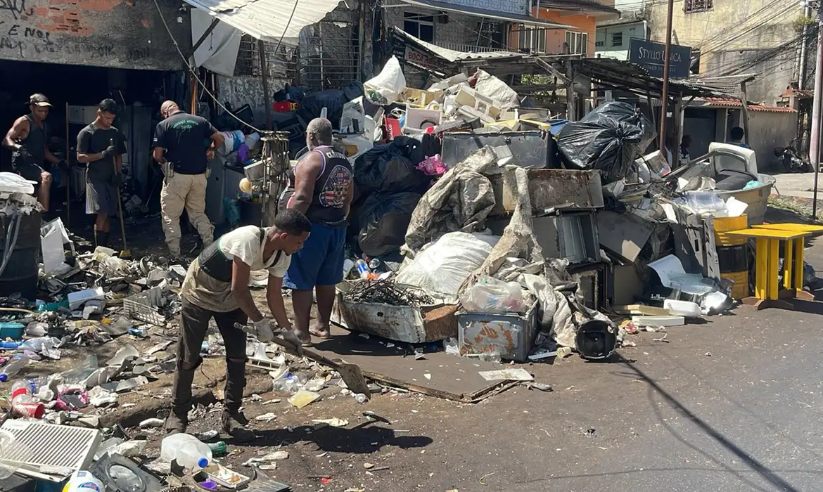 Secretaria de Estado do Ambiente e Sustentabilidade/Divulgação Rio de Janeiro (RJ), 10/09/2025 - Depósito clandestino de material reciclável em Cordovil. Foto: Secretaria de Estado do Ambiente e Sustentabilidade/Divulgação