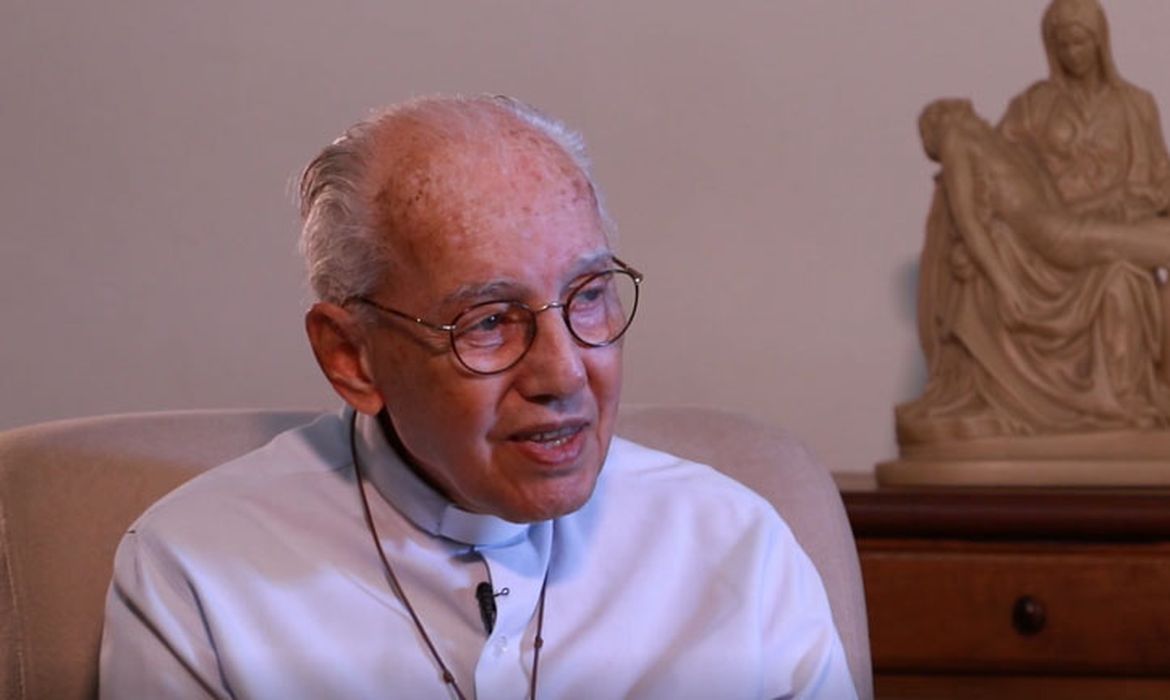 O fundador da Comunidade Canção Nova e presidente da Fundação João Paulo II, Monsenhor Jonas Abib, 83 anos,