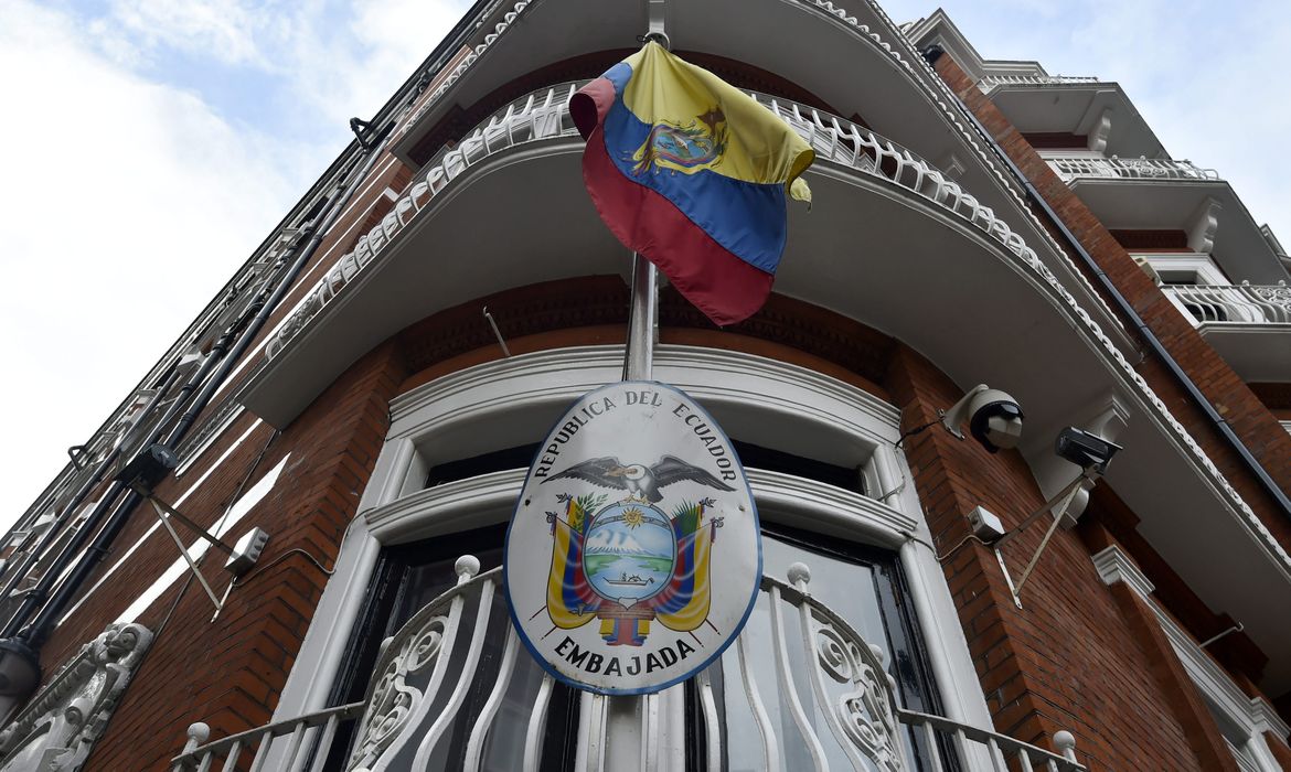 Embaixada do Equador em Londres, onde está asilado o fundador do WikiLeaks, Julian Assange