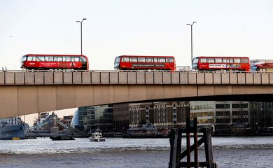 Empty buses are pictured at London Bridge after a stabbing incident, in London, Britain, November 29, 2019. REUTERS/Peter Nicholls     TPX IMAGES OF THE DAY