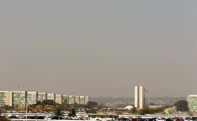 Brasília (DF), 03.09.2024 - Seca e alta temperatura em Brasília. Congresso Nacional e Esplanada dos Ministérios. Foto: Bruno Peres/Agência Brasil