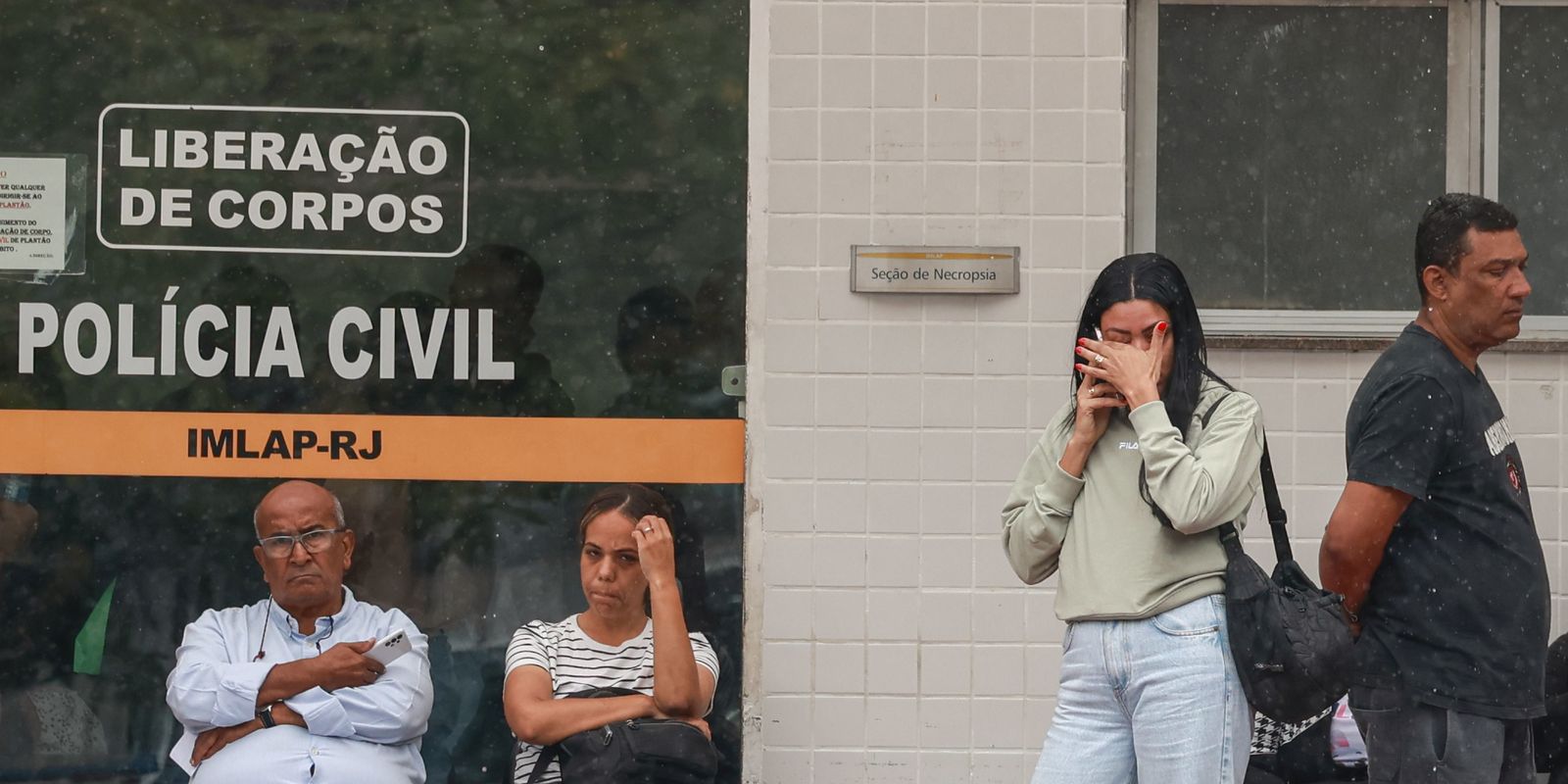 Ato em Copacabana homenageia policiais mortos em operação