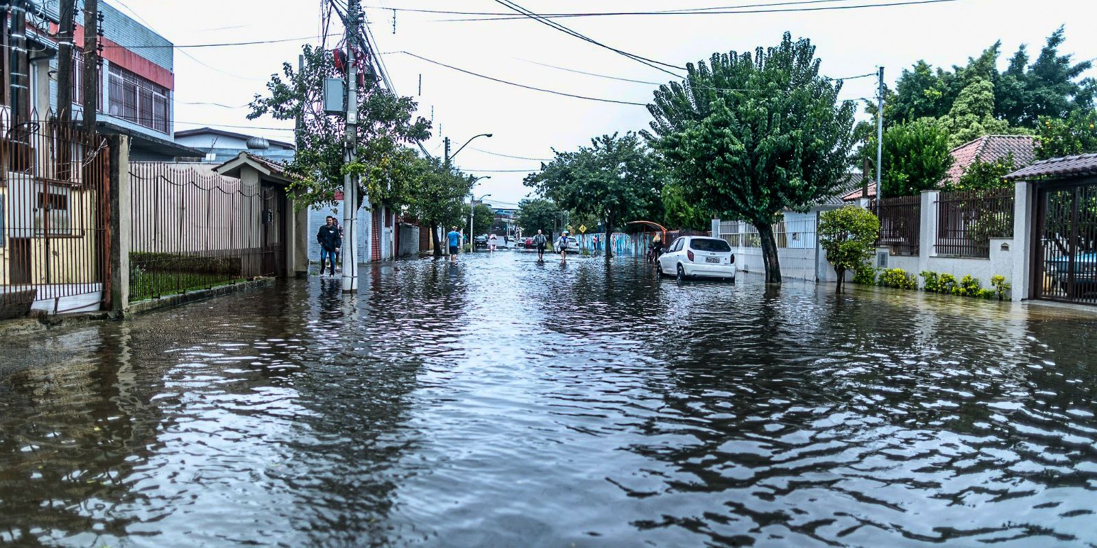 Mortes por chuvas no RS chegam a 66 e ultrapassam tragédia de 2023