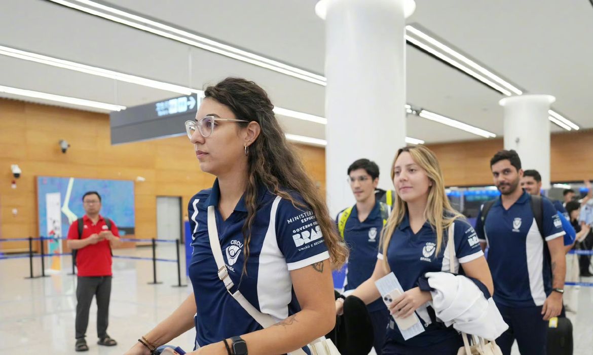 Parte da delegação brasileira desembarca em Chengdu para participar dos Jogos Mundiais Universitários - em 26/07/3023