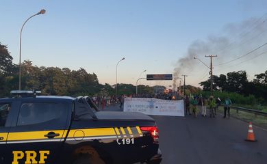 Manifestação de índios da BR 163, em Guaíra, no Paraná
