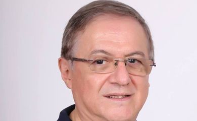Ricardo Vélez Rodríguez é indicado para o Ministério da Educação no governo de Jair Bolsonaro