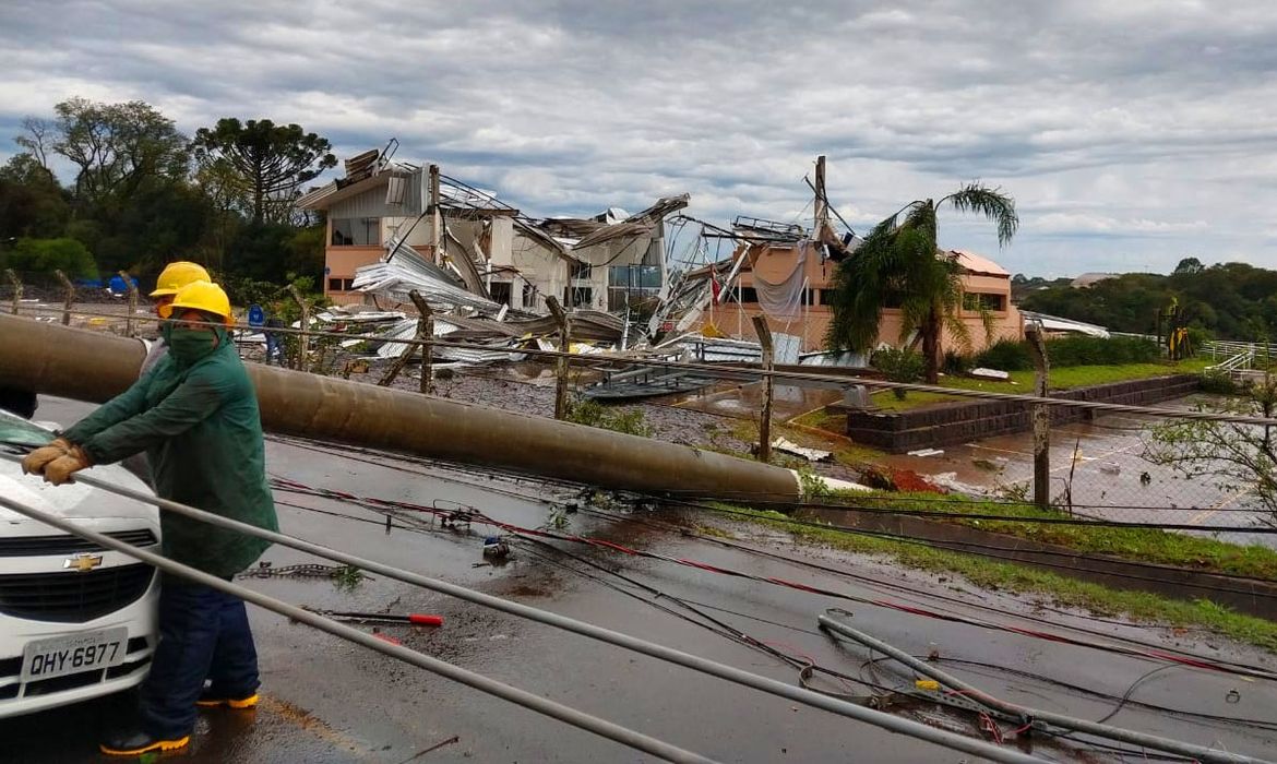 Strong storm in southern Brazil left at least 10 dead