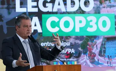 Brasília (DF) 06/05/2024  O ministro chefe  da Casa Civil, Rui Costa, durante solenidade de assinatura de convênios para realização da COP30 em Belém entre a Itaipu Binacional, Governo do Pará e Prefeitura de Belém no Palácio do Planalto Foto: Fabio Rodrigues-Pozzebom/ Agência Brasil
