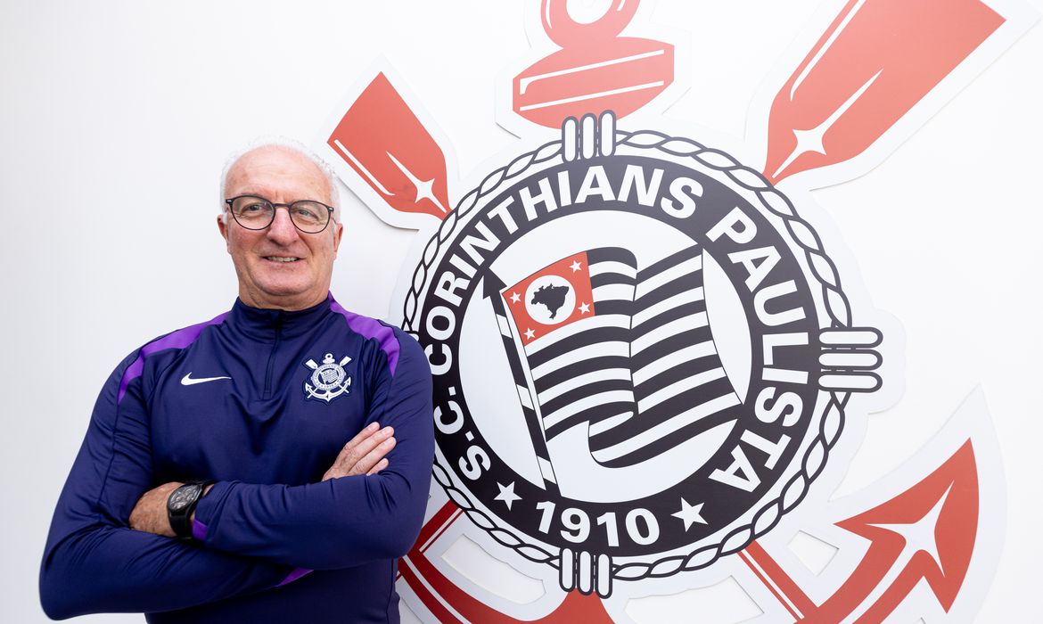 Dorival Júnior é anunciado como novo técnico do Corinthians, em 28/04/2025