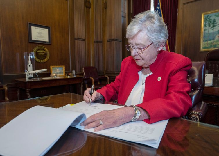 Kay Ivey, Alabama, Governadora