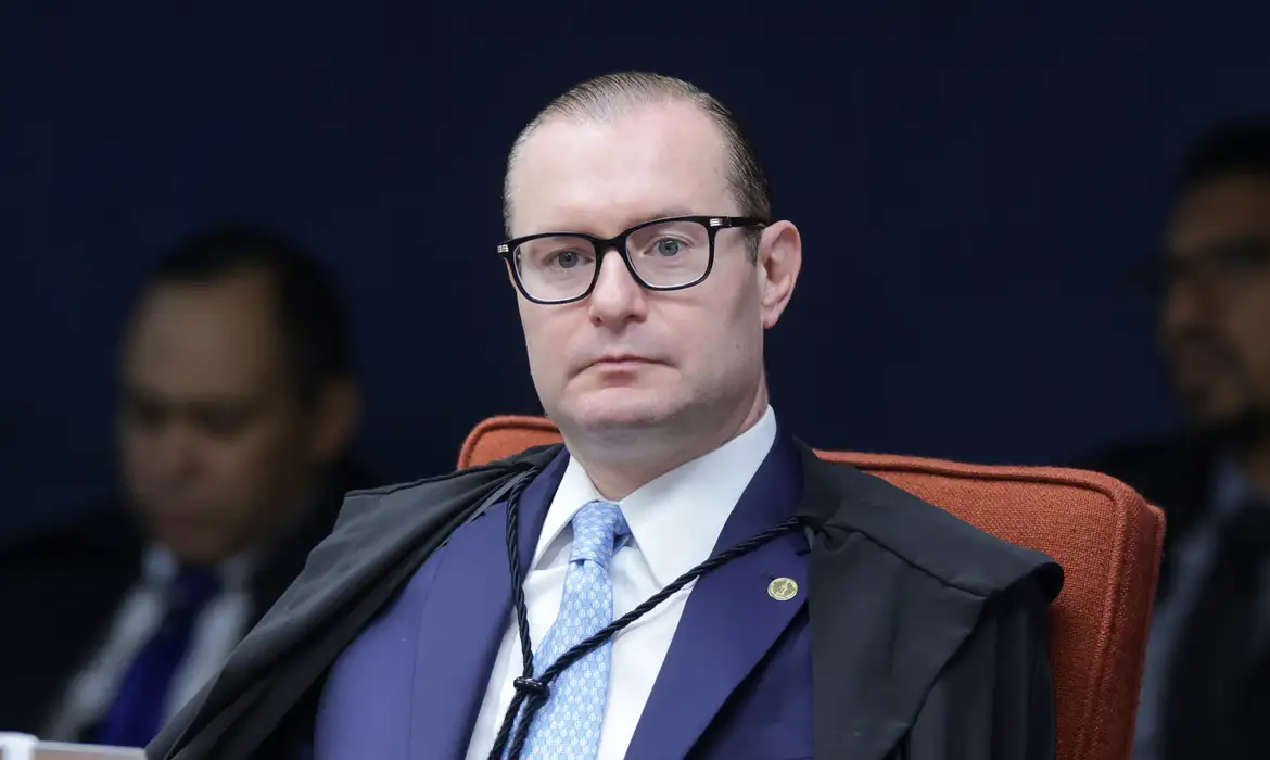 Rosinei Coutinho/STF Brasília (DF), 21/10/2025 - Ministro Cristiano Zanin durante sessão no STF de julgamento da Ação Penal 2694 - Núcleo 4 da trama golpista. Foto: Rosinei Coutinho/STF