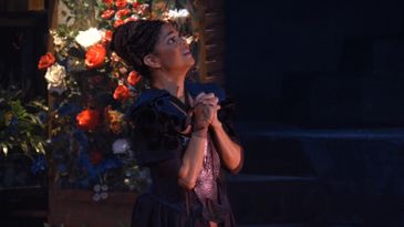 A cantora lírica Chiara Santoro na peça Iolanta - a princesa de vidro