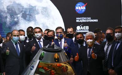 O presidente Jair Bolsonaro durante cerimônia de assinatura de acordo com os EUA para participar do Programa Lunar Nasa Artemis.