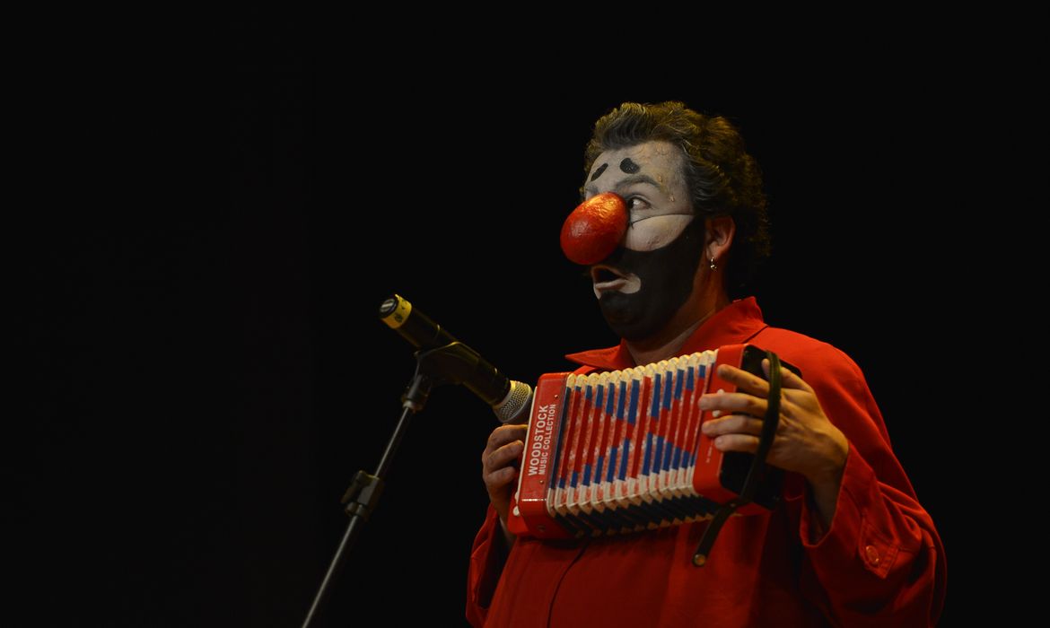 Artistas brasileiros e estrangeiros se apresentam durante o Festival Internacional de Palhaços - Sesc Fest Clown (Marcello Casal Jr/Agência Brasil)