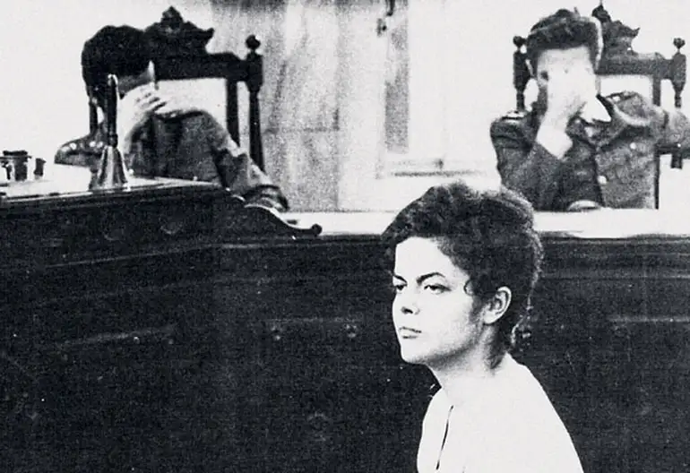 Rio de Janeiro (RJ), 22/05/2025 - Dilma Rousseff durante interrogatório na Auditoria Militar do Rio de Janeiro (RJ) em 1970, aos 22 anos. Foto: Comissão da Verdade/Divulgação